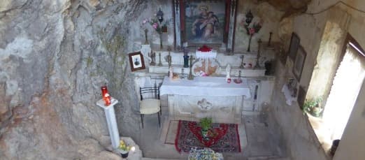 La laura della Divina Pastorella, chiesa dentro la grotta