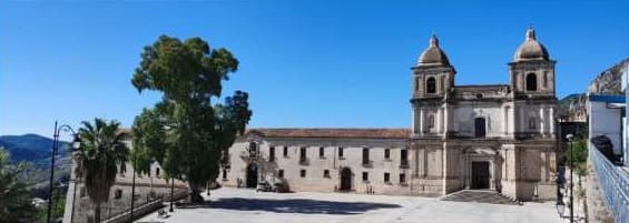 Il complesso monumentale di San Giovanni Theriste, il salotto del borgo